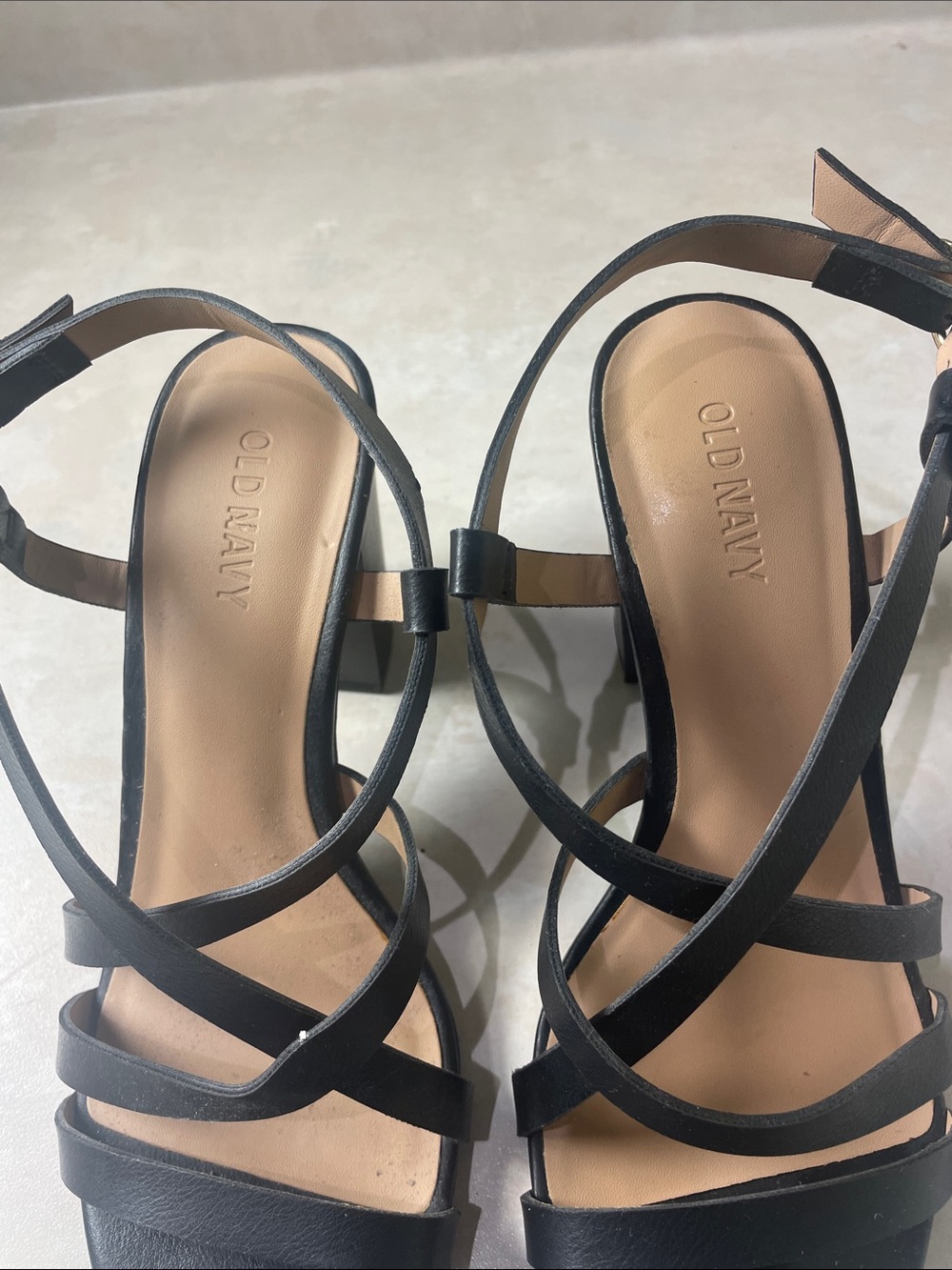 Old Navy Black Strappy Ankle Buckle Sandals Women’s Size 6 - Picture 4 of 13